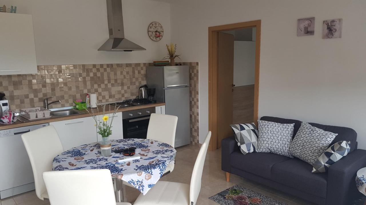 Apartman Luka Banjole Exterior photo