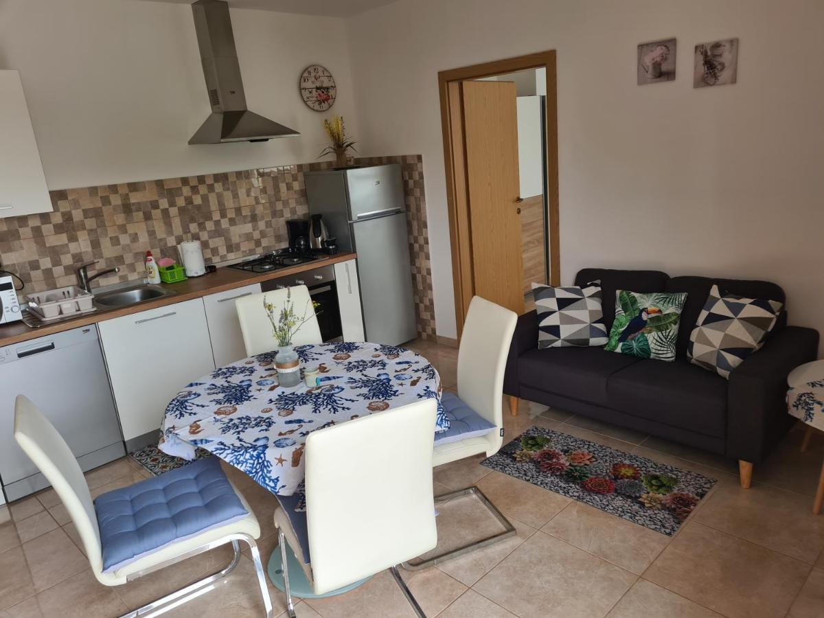Apartman Luka Banjole Exterior photo