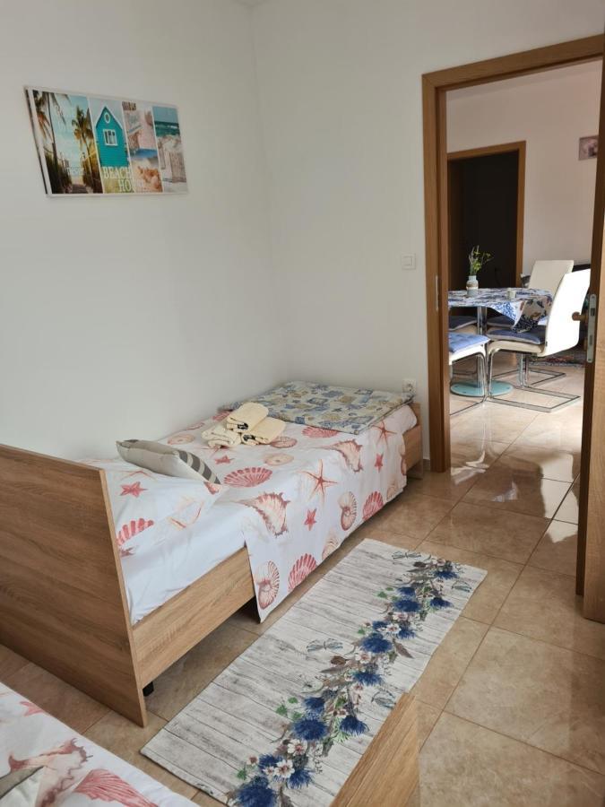 Apartman Luka Banjole Exterior photo